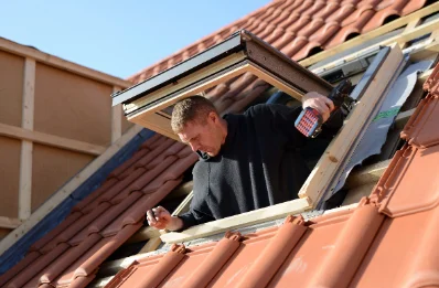 Pose de fenêtres de toit Velux à Merlatière